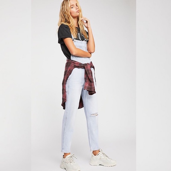 NWT Levi’s Mom Overalls - Size 29 - Picture 3 of 8